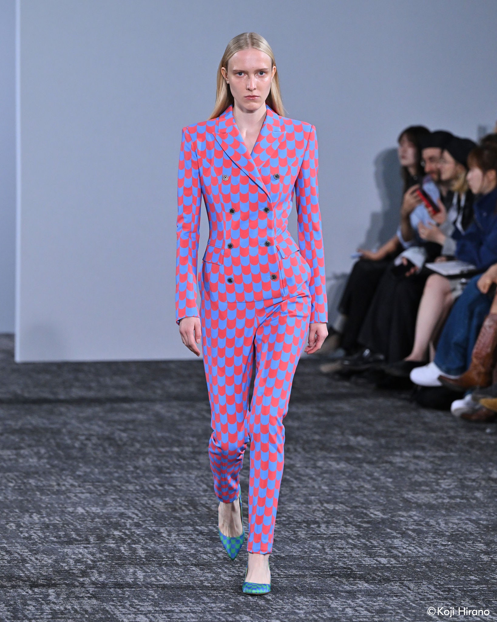 ANREALAGE_SKIN_LOOK02_c